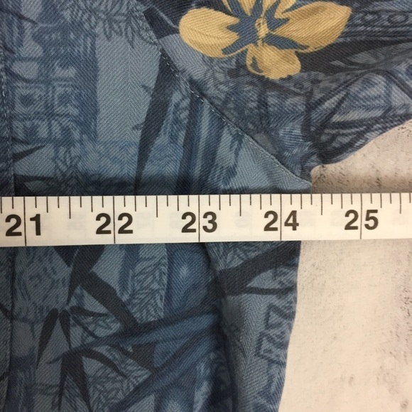 Caribbean Joe Silk Hawaiian Shirt Mens XXL Blue Bamboo Pattern Wooden Buttons - Picture 9 of 10